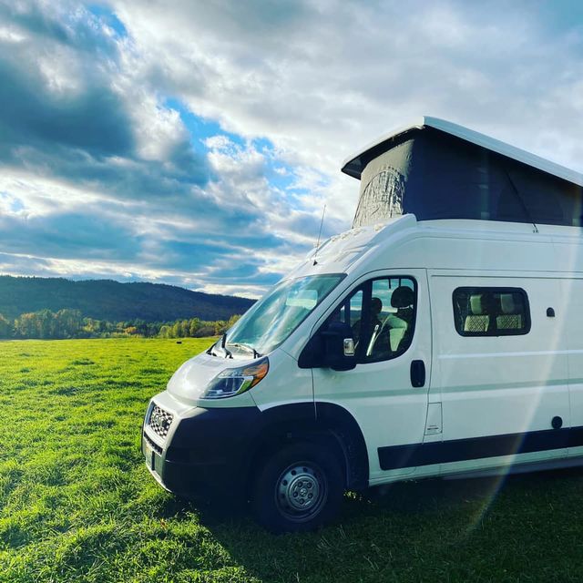 "Mihaela - Living Large with Popup Penthouse!" - Winnebago Solis 2021 w/Murphy Bed Option - 4 seatbelts, sleeps 4